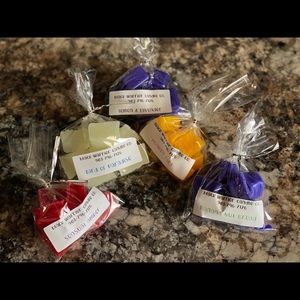 5-4 oz bags of Highly Scented Wax Melts